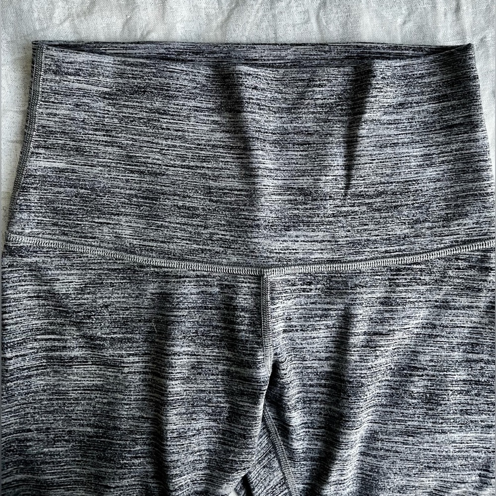 Lululemon - Picture 7 of 9